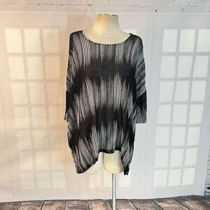 Alberto Makali Black & White Stretchable Oversized Knit Slouchy Blouse Medium